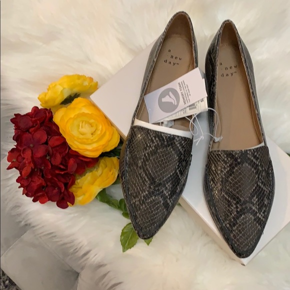 FIRM PRICE! NEW! Snakeskin Micah Loafer In Graphite - Picture 3 of 4